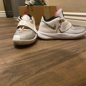 Nike Kyrie Irving Basketball Sneakers